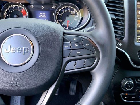 Certified 2019 Jeep Cherokee Trailhawk w/ Comfort/Convenience Group image 19