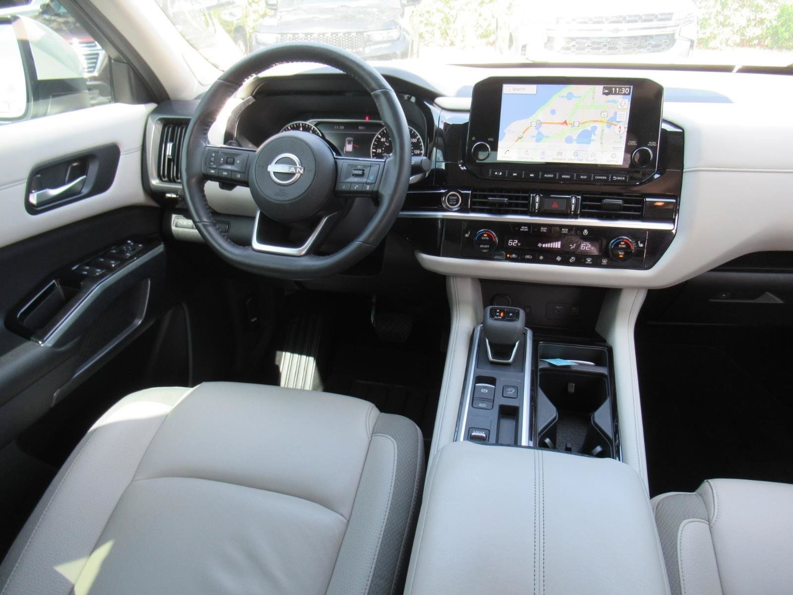 Used 2024 Nissan Pathfinder SL w/ SL Premium Package FWD image 14