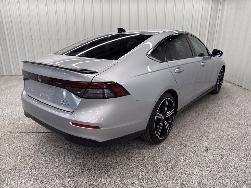 Used 2025 Honda Accord Sport image 6