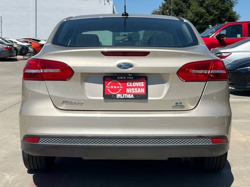 Used 2018 Ford Focus SE FWD image 8