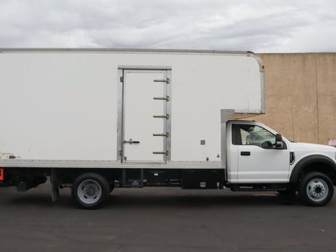 Used 2017 Ford F550 2WD Regular Cab Super Duty image 16