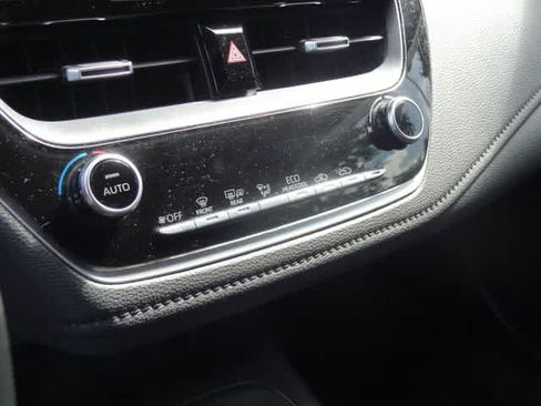 Used 2021 Toyota Corolla SE w/ Carpet Mat Package (TMS) FWD image 11