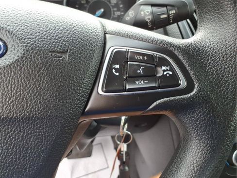 Used 2018 Ford Focus SE FWD image 21