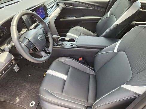 Used 2026 Toyota Camry SE FWD image 11