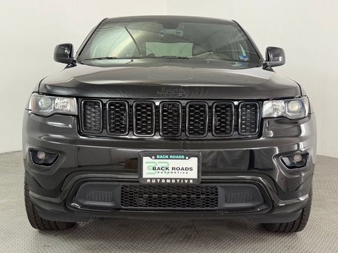 Used 2018 Jeep Grand Cherokee Altitude AWD/4WD image 2