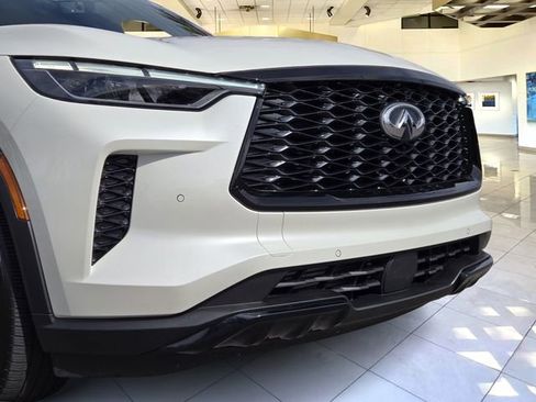 Certified 2025 INFINITI QX60 Luxe w/ Black Edition image 2