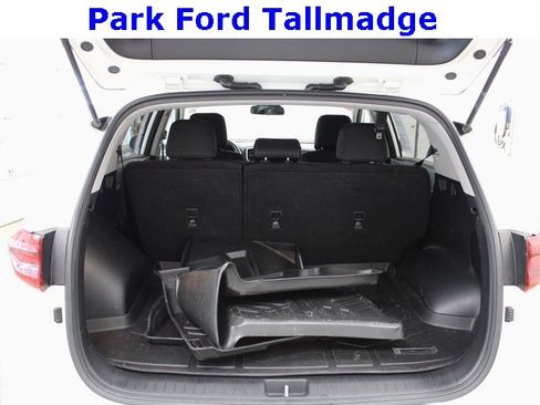 Used 2020 Kia Sportage LX image 5