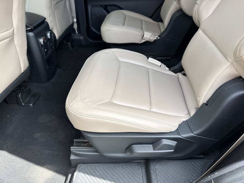 Used 2021 Ford Explorer XLT w/ Equipment Group 202A RWD image 14