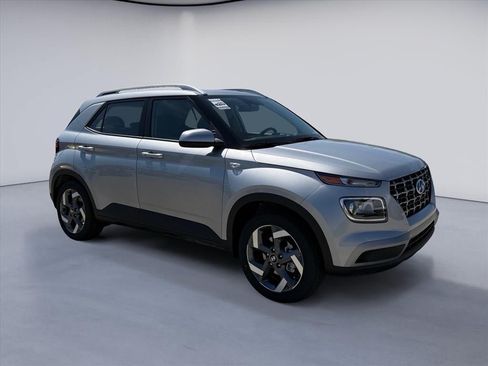 New 2026 Hyundai Venue SEL FWD image 7