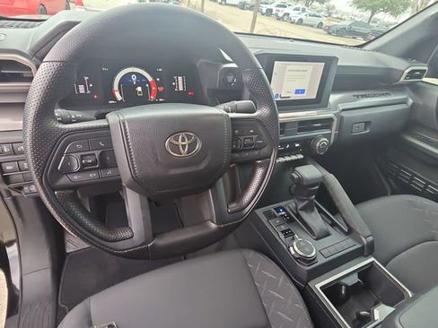Used 2025 Toyota Tacoma SR5 image 15