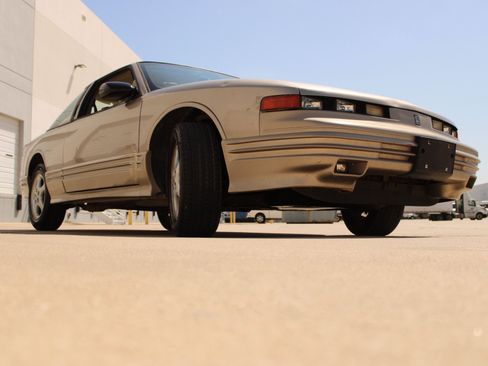 Used 1997 Oldsmobile Cutlass Supreme SL FWD image 22