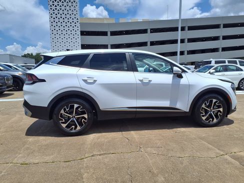 Used 2023 Kia Sportage EX FWD image 11