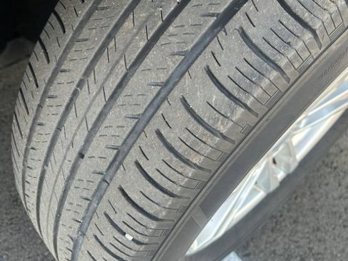 Used 2023 Ford Explorer XLT w/ Equipment Group 202A image 12