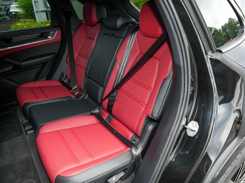 Certified 2025 Porsche Cayenne E-Hybrid AWD/4WD image 35