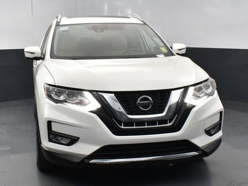 Used 2020 Nissan Rogue SL w/ Premium Package image 2