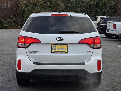 Used 2015 Kia Sorento LX image 25