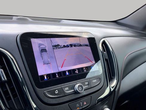 Certified 2022 Chevrolet Equinox RS w/ Infotainment Package FWD image 29