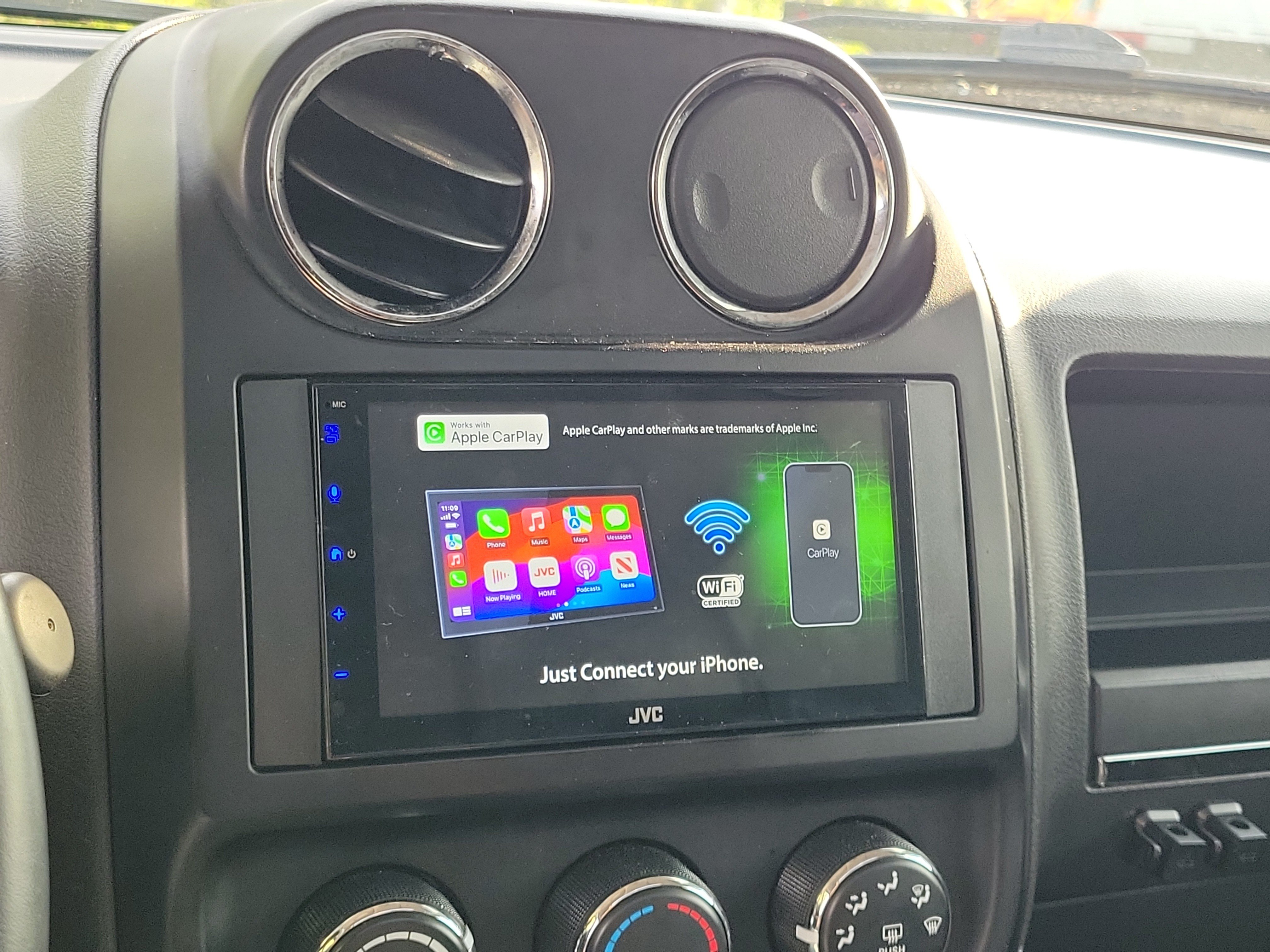Used 2016 Jeep Patriot High Altitude FWD image 26