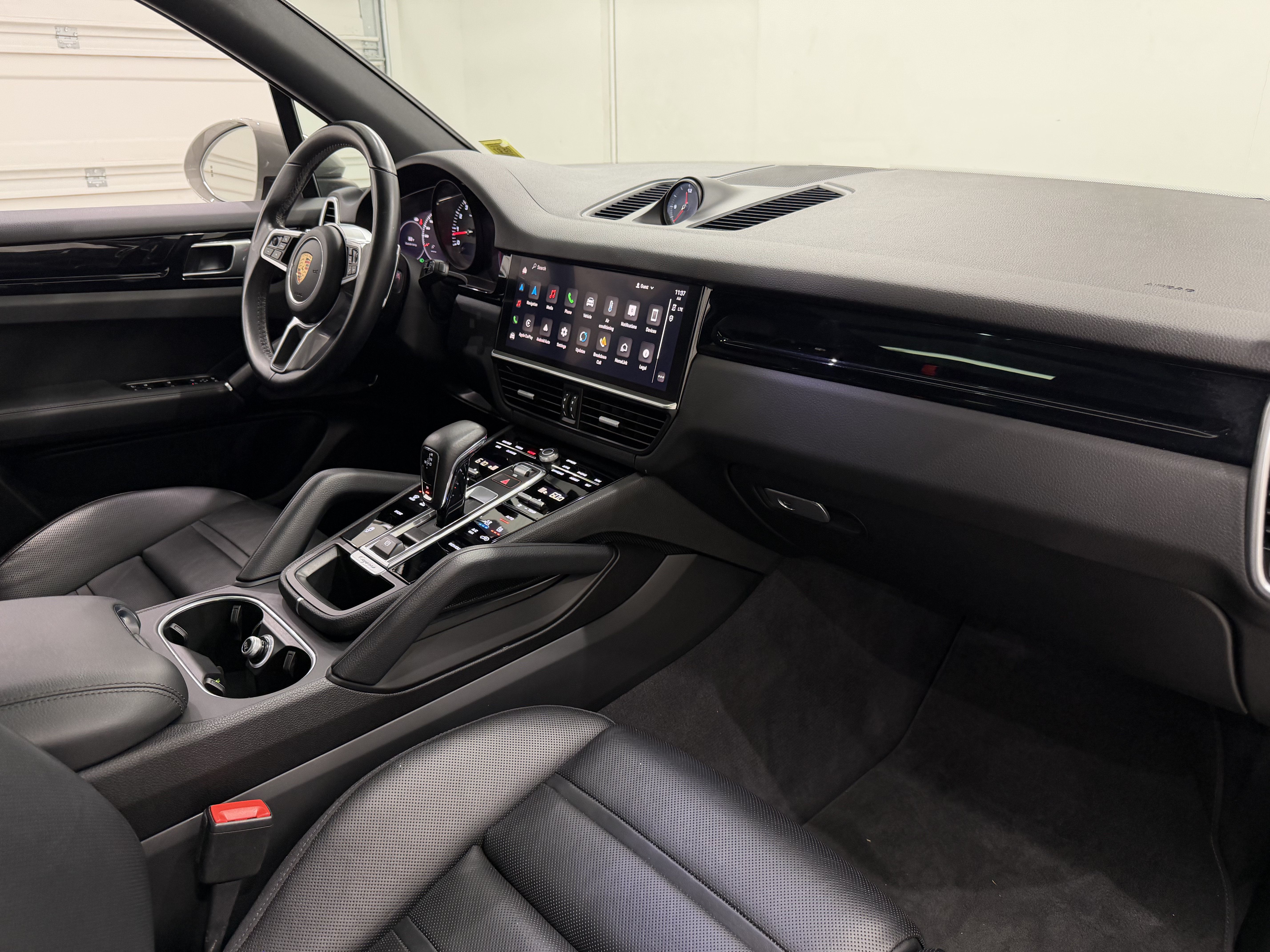 Certified 2023 Porsche Cayenne w/ Premium Package AWD/4WD image 24
