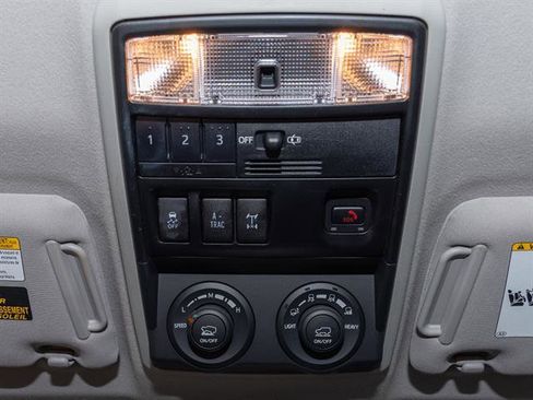Used 2022 Toyota 4Runner TRD Off-Road Premium AWD/4WD image 17