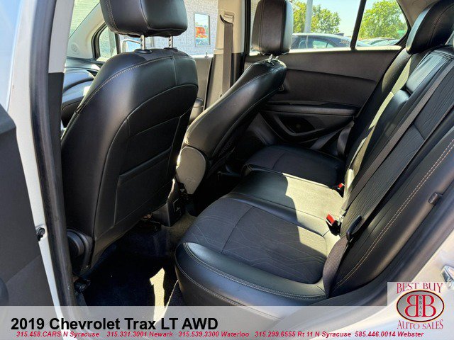 Used 2019 Chevrolet Trax LT w/ LT Convenience Package AWD/4WD image 11