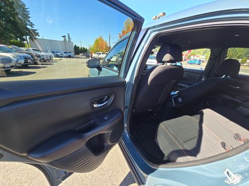 Used 2025 Honda HR-V Sport image 15