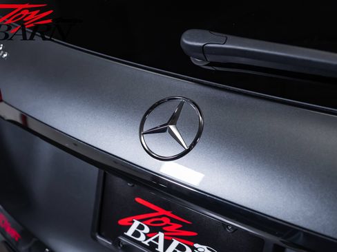 Used 2025 Mercedes-Benz GLE 450e 4MATIC w/ Driver Assistance Package image 12