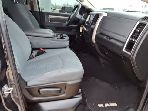 Used 2019 RAM 1500 Classic SLT image 17