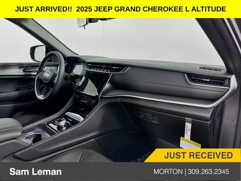New 2025 Jeep Grand Cherokee L Altitude image 30