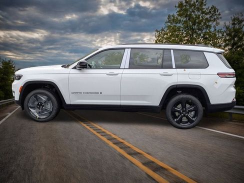 New 2025 Jeep Grand Cherokee L Limited w/ Luxury Tech Group II image 6