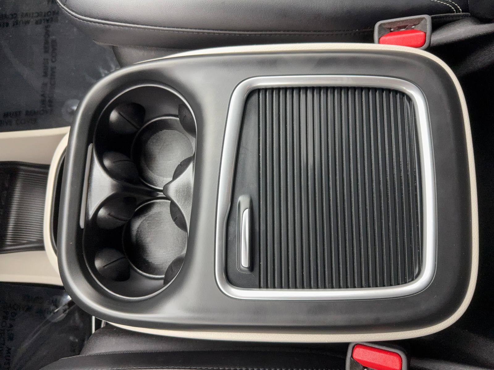 Used 2024 Chrysler Pacifica Limited FWD image 30