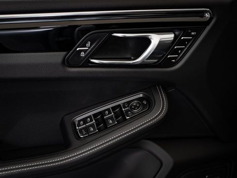 New 2026 Porsche Macan Turbo image 29