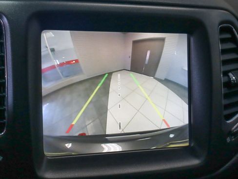 Used 2020 Jeep Compass Trailhawk image 12