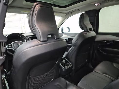 Used 2022 Volvo XC90 T5 Momentum w/ Climate Package image 16
