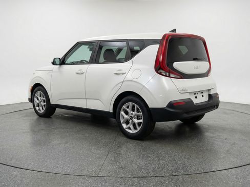 Used 2025 Kia Soul LX w/ LX Technology Package image 6