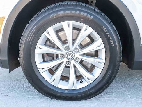 Used 2018 Volkswagen Tiguan S image 11