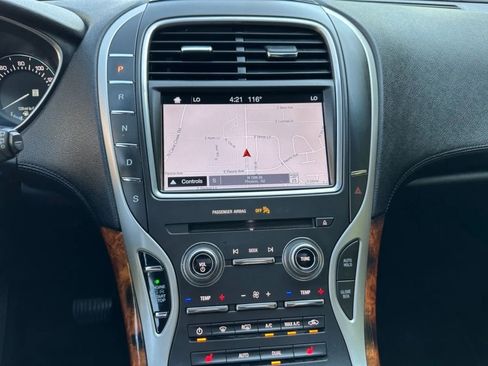 Used 2017 Lincoln MKX Select w/ Select Plus Package image 17