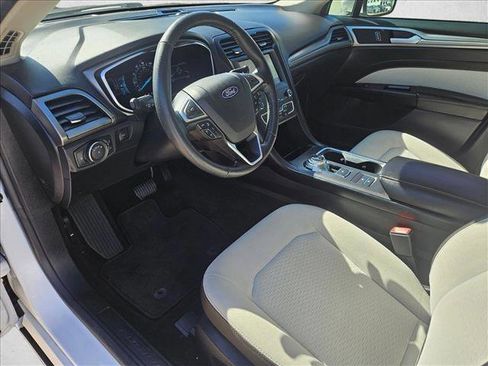 Used 2020 Ford Fusion SE w/ Equipment Group 151A image 9