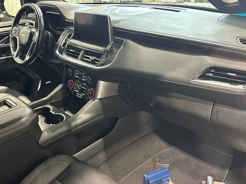 Used 2023 Chevrolet Suburban LT image 40