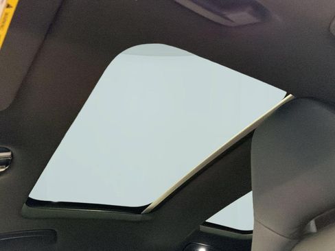 Certified 2022 Porsche Panamera image 24
