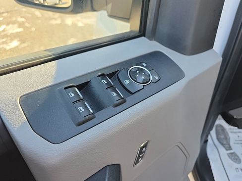 Used 2020 Ford F250 XL w/ Power Equipment Group image 13