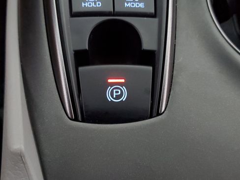 Used 2024 Toyota Camry SE image 27