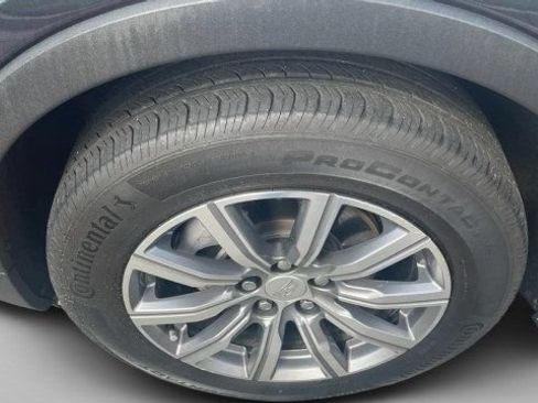 Used 2023 Cadillac XT4 Sport AWD/4WD image 9