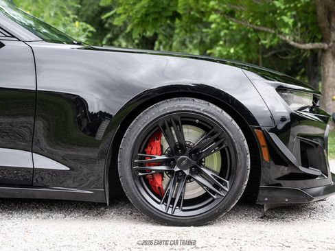 Used 2019 Chevrolet Camaro ZL1 RWD image 11