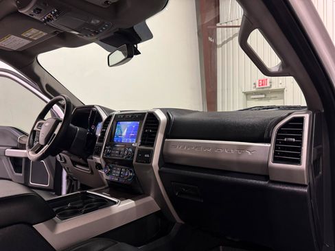 Used 2020 Ford F250 Lariat w/ Lariat Ultimate Package AWD/4WD image 12