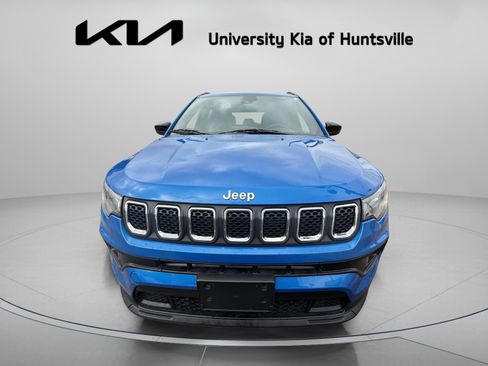 Used 2024 Jeep Compass Latitude image 2