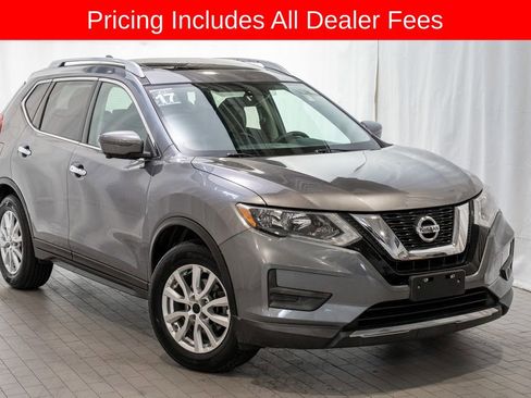 Used 2017 Nissan Rogue SV FWD image 1