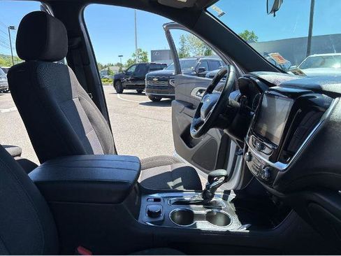 Used 2023 Chevrolet Traverse LT FWD image 30