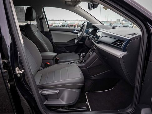 Used 2023 Volkswagen Taos SE image 16