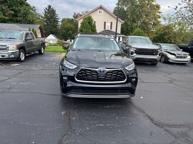 Used 2023 Toyota Highlander Platinum AWD/4WD image 2